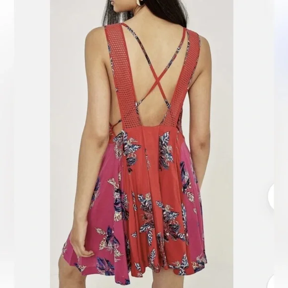FREE PEOPLE Thought I was dreaming criss cross mini floral dress large - Picture 3 of 13